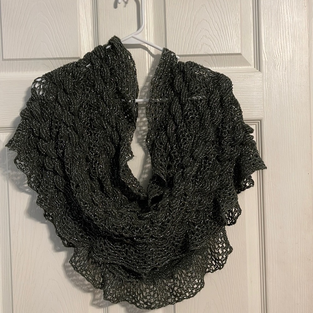 Scarf- Gray- with silver- no size.